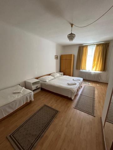 Corvin Panzio Bed & Breakfast เยอร์ ภายนอก รูปภาพ