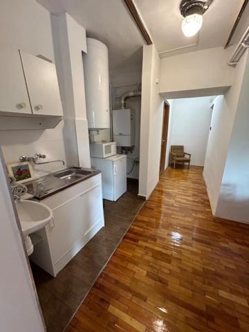 Corvin Panzio Bed & Breakfast เยอร์ ภายนอก รูปภาพ